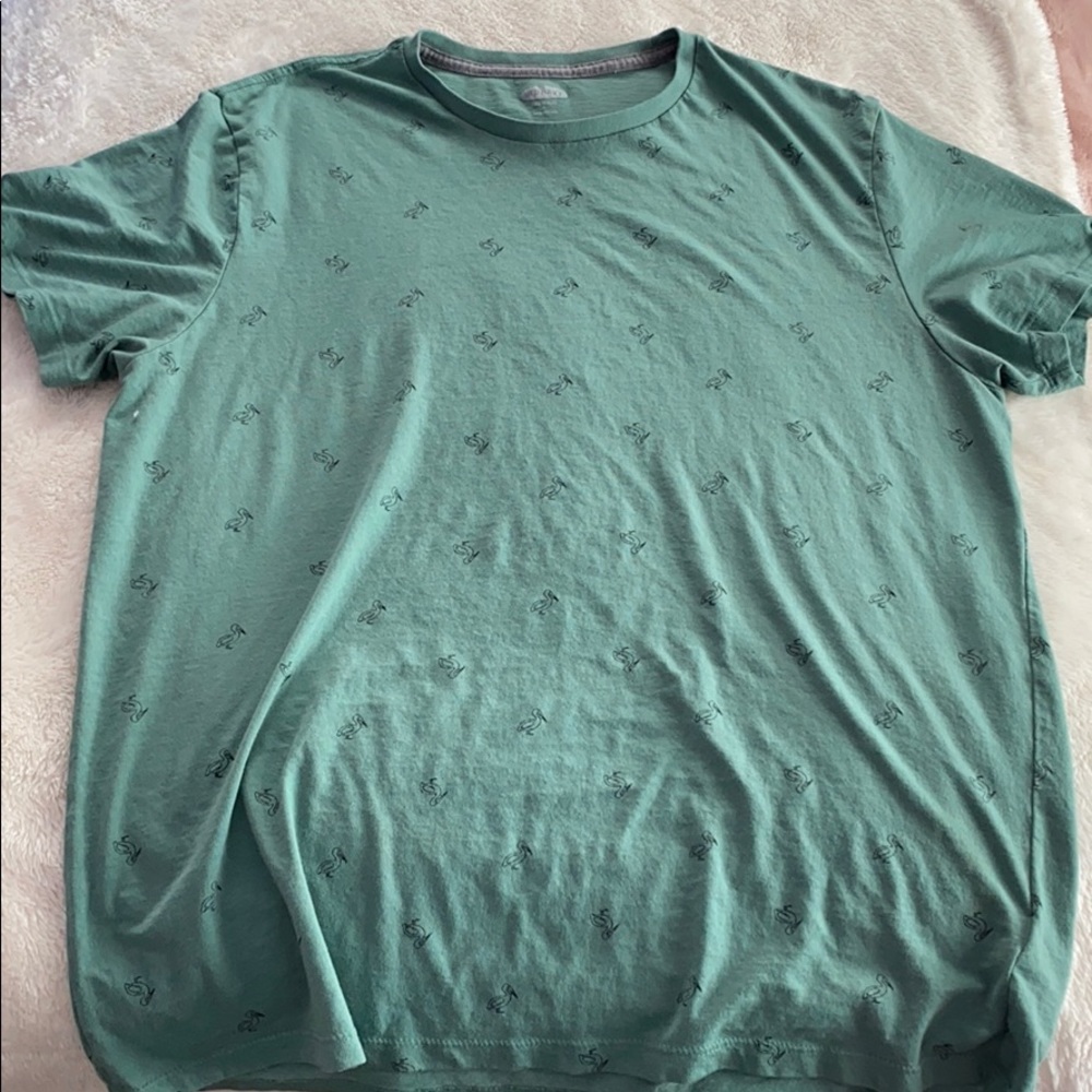 Old navy t shirt